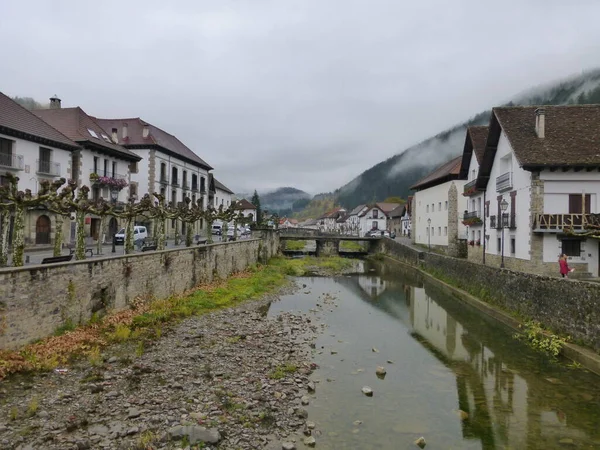 Ochagavia Stad Belägen Navarrese Pyrenéerna Spanien — Stockfoto