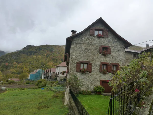 Isaba Una Encantadora Ciudad Los Pirineos Navarros España — Foto de Stock