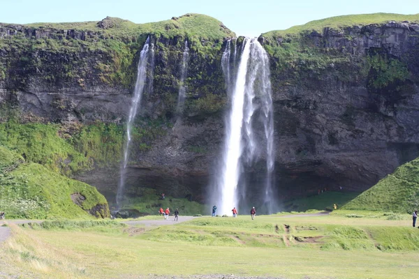 アイスランド 珍しい風景 壮大な滝や氷河と — ストック写真