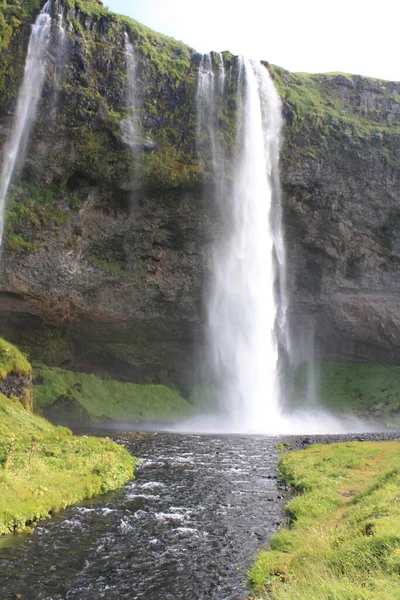 Islandia Niezwykłe Krajobrazy Spektakularnymi Wodospadami Lodowcami — Zdjęcie stockowe