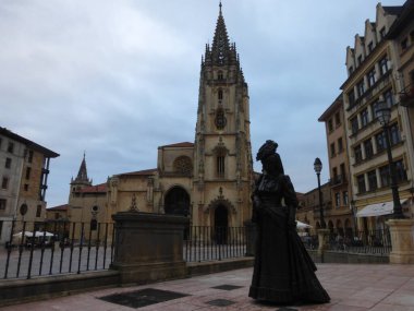 Oviedo, Asturias 'ın başkenti, güzel eski kasabasıyla. İspanya.