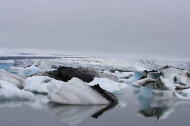 Jokulsarlon, İzlanda 'nın güneyindeki buzul gölü..