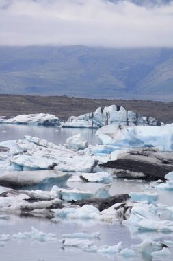 Jokulsarlon, İzlanda 'nın güneyindeki buzul gölü..