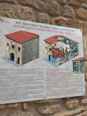 Elorrio, etkileyici dağlarla çevrili güzel Bask kasabası. İspanya.