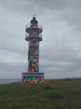Ajo Deniz Feneri, Cantabrian kasabası Ajo 'da. İspanya.