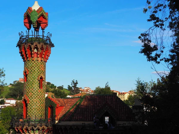 Comillas Kantabrische Gemeinde Man Die Launen Gaudís Sehen Kann Spanien lizenzfreie Stockbilder