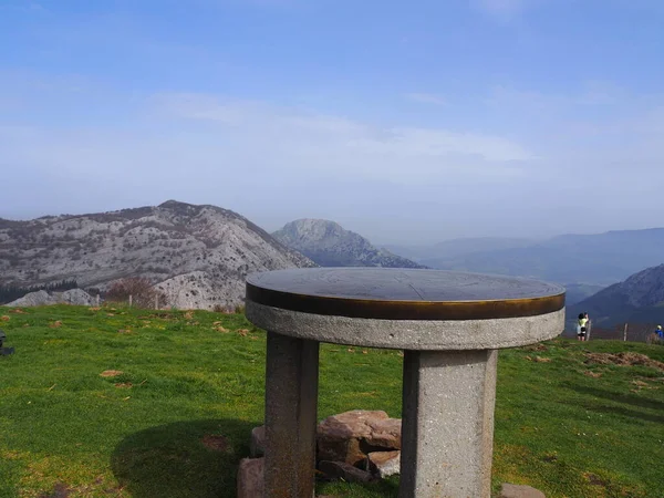 Mount Saibi Hiking Trail Urkiola Natural Park Spain — стокове фото