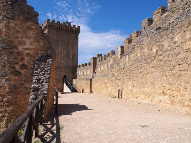 Pearanda de Duero, Burgos eyaletinde kendi kalesi olan bir belediye. İspanya.