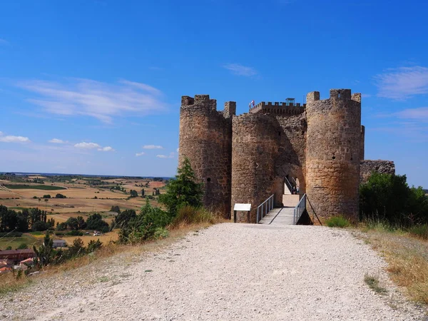 Pearanda de Duero, Burgos eyaletinde kendi kalesi olan bir belediye. İspanya.