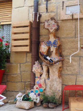 Sajazarra, güzel şatosu olan küçük bir kasaba olan La Rioja 'nın bir belediyesi. İspanya.