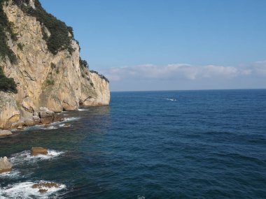 Santoa 'daki Deniz Feneri Yolu' nda. İspanya.