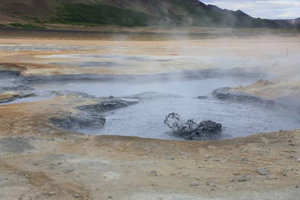 Hverir Geothermisch Gebied Ijsland Met Zwembaden Gasbronnen — Stockfoto