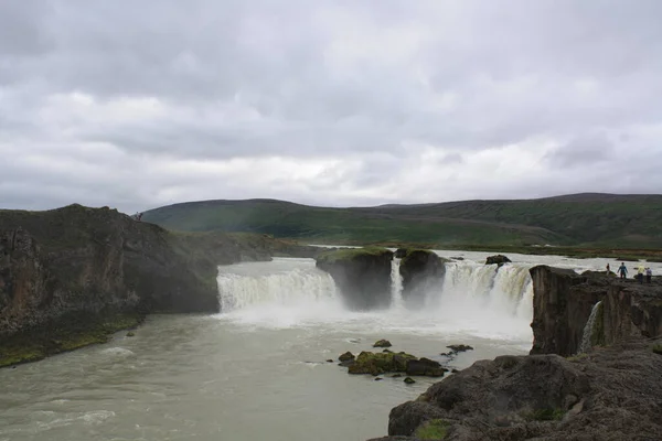 Godafoss Şelalesi, Kuzey İzlanda, Akureyri yakınlarında..