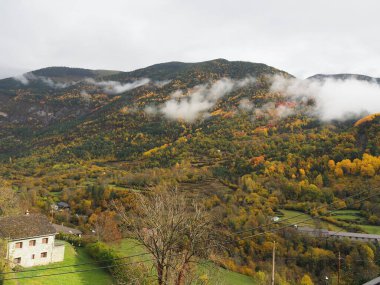 Torla, Ordesa 'daki dağ kasabası. İspanya.
