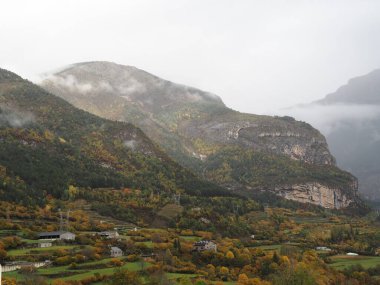 Torla, Ordesa 'daki dağ kasabası. İspanya.