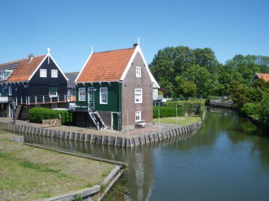Marken 'e kaçmak, kanallar arası sükunet. Hollanda.