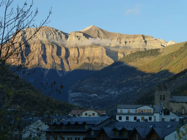 Broto Seus Arredores Meio Outono Huesca Espanha — Fotografia de Stock