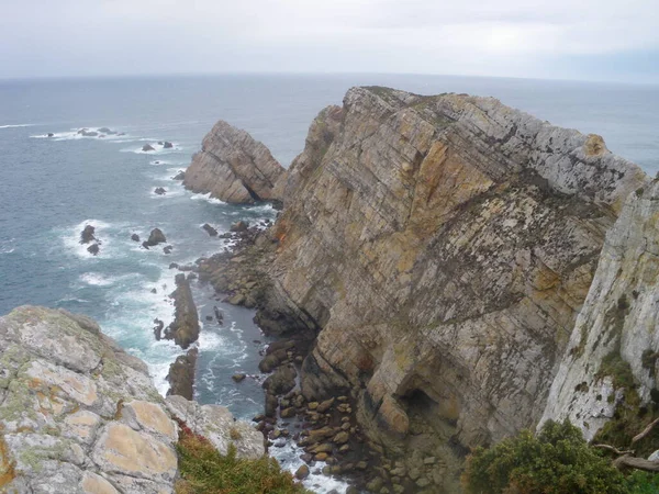 海岸和高山 在阿斯图里亚斯 如此不同和美丽的同时 西班牙 — 图库照片