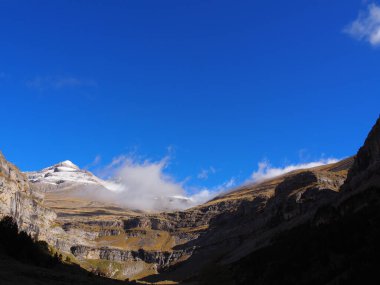 Ordesa, Huesca 'daki Cola de Caballo yolunda. İspanya.