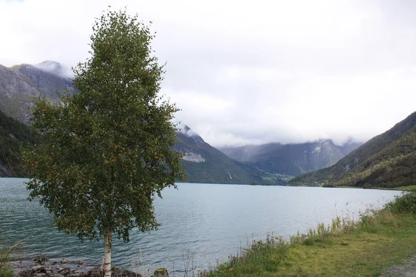 Loch Stryn Surrounded Impressive Mountains Norway — Fotografia de Stock