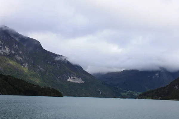 Loch Stryn Surrounded Impressive Mountains Norway — стоковое фото