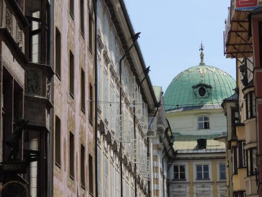 Innsbruck, Avusturya şehri Tyrol 'un kalbinde yer almaktadır..