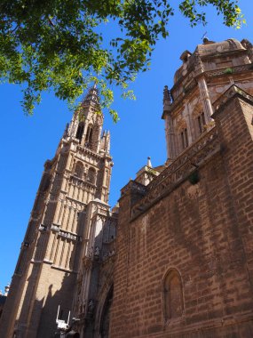 Toledo, Arap nüfuzuyla duvarlarla çevrili İspanya şehri..