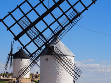 Consuegra, İspanya 'nın yel değirmenleriyle ünlü kasabası..