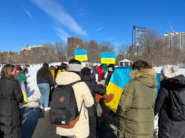 Usa Boston Massachusetts 2022 Lidé Protestující Proti Ruské Invazi Ukrajinu — Stock fotografie zdarma