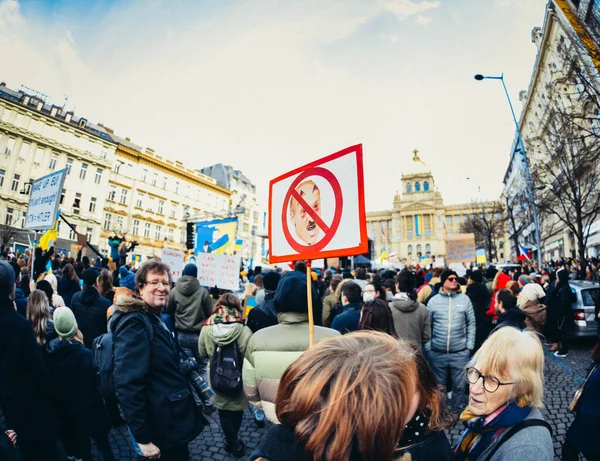 Çek Cumhuriyeti Prag 2022 Rusya Nın Ukrayna Işgalini Protesto Eden — Ücretsiz Stok Fotoğraf