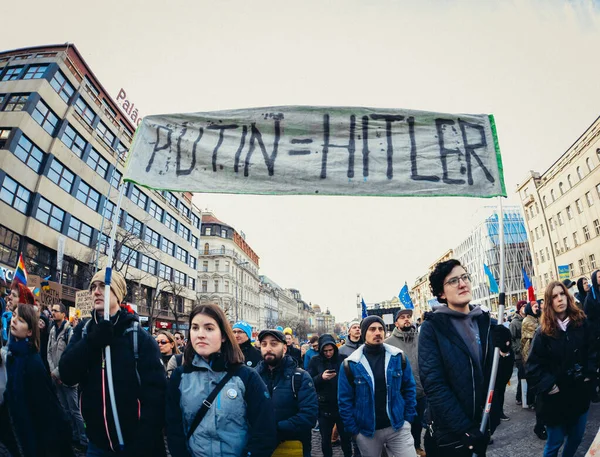 Çek Cumhuriyeti Prag 2022 Rusya Nın Ukrayna Işgalini Protesto Eden — Ücretsiz Stok Fotoğraf