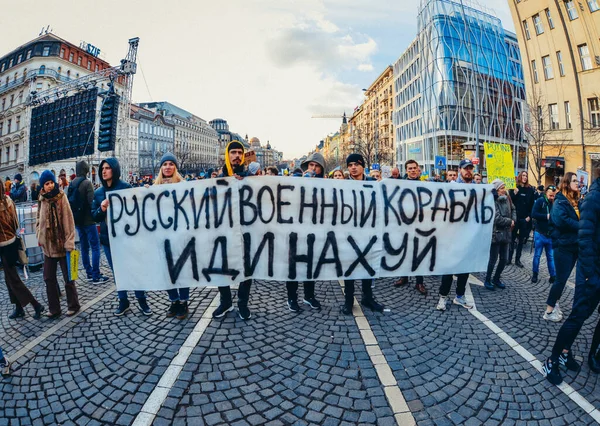 Tschechische Republik Prag 2022 Menschen Protestieren Gegen Die Russische Invasion — kostenloses Stockfoto