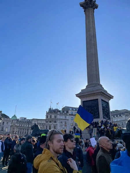 Англия Лондон 2022 Украинцы Живущие Лондоне Протестуют Против Вторжения Русских — Бесплатное стоковое фото