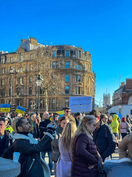 Anglia Londra 2022 Ucrainenii Care Trăiesc Londra Protestează Împotriva Invaziei — Fotografie de stoc gratuită