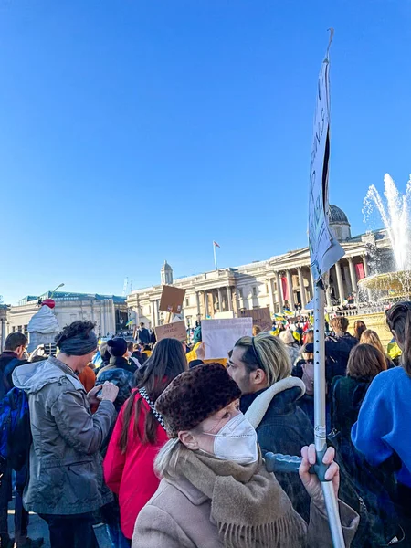 Anglia Londra 2022 Ucrainenii Care Trăiesc Londra Protestează Împotriva Invaziei — Fotografie de stoc gratuită