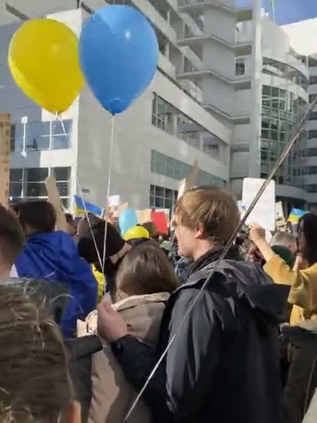 Netherlands Hague People Ukrainian Flags Placards Balloons Participate Protest Russian — Free Stock Video
