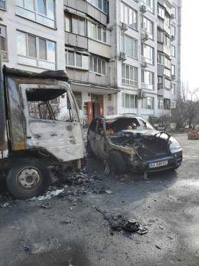 Ukrayna, Kyiv 25.02.2022: Kyiv metrosu Chernihivska, Rusya 'nın Ukrayna' ya saldırmasının ardından meydana gelen patlamanın sonuçları.