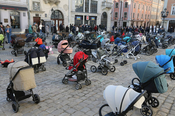Lviv Ukraine March 2022 109 Empty Baby Strollers Were Put — Stock Photo, Image