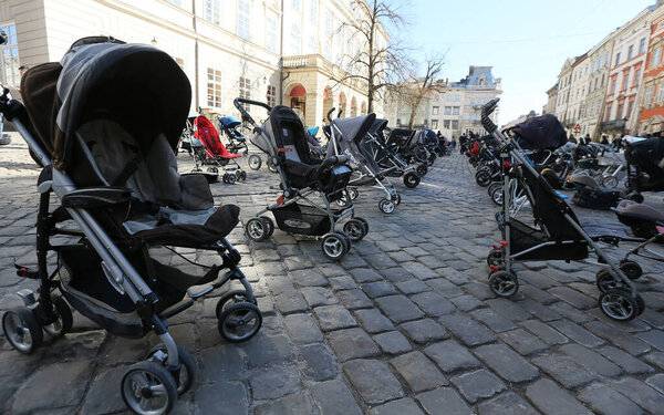 Lviv Ukraine March 2022 109 Empty Baby Strollers Were Put — Stock Photo, Image