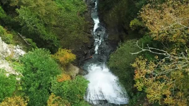 Luftaufnahmen Vom Artvin Maral Wasserfall Mit Drohne — Stockvideo