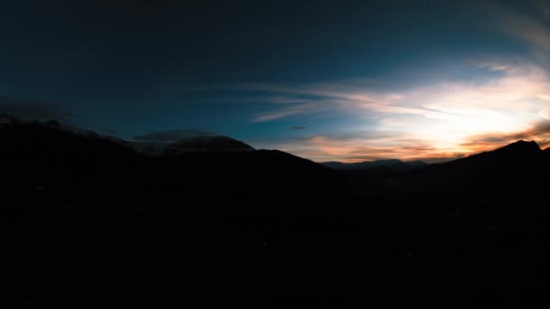 Sunset Avat Sun Time Lapse Molnbakgrund Blå Himmel Silhuett Träd — Stockvideo