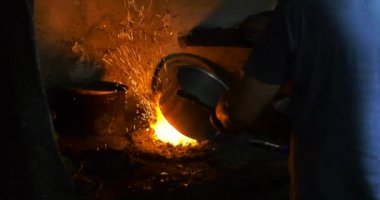 Bir tamircinin işi, Tinsmithy, Tamirci..