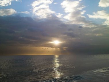 Hermoso atardecer on la playa