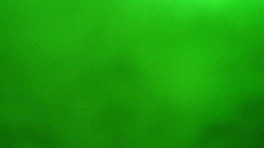 Bulanık sıvı yeşil arka plan, güneş ışınları, parıldayan dalgalar arka plan fotokopi uzayı. Soyutlama