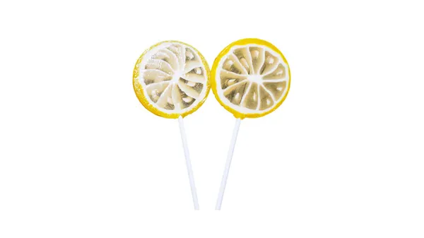 柠檬棒棒糖 混合柠檬棒棒糖 放在白色背景的棒子上 — 图库照片