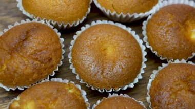 Pikapta dönen kekler, ağız sulandıran kekler.