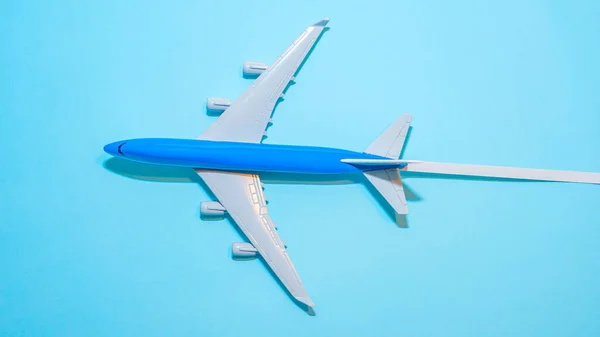 Avião Azul Passageiros Vista Superior Cópia Modelo Espacial Avião Voo — Fotografia de Stock