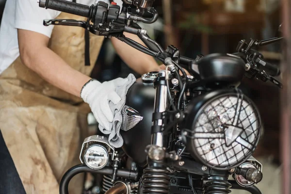 Biker Man Cleaning Motorcycle Polished Coating Wax Fuel Tank Garage — Stock Photo, Image