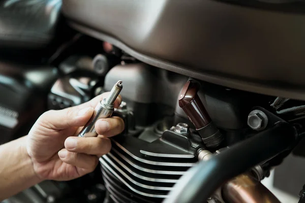 Mechanic Check Motorcycle Spark Plug Maintenance Inspection Prior Installation Engine — Stock Photo, Image