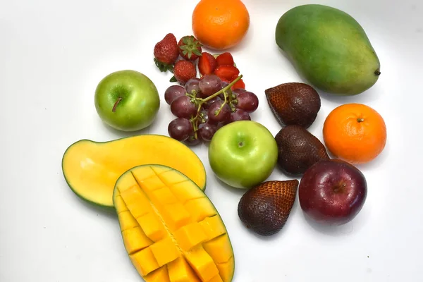 Mischen Frische Tropische Früchte Isoliert Auf Weißem Hintergrund — Stockfoto